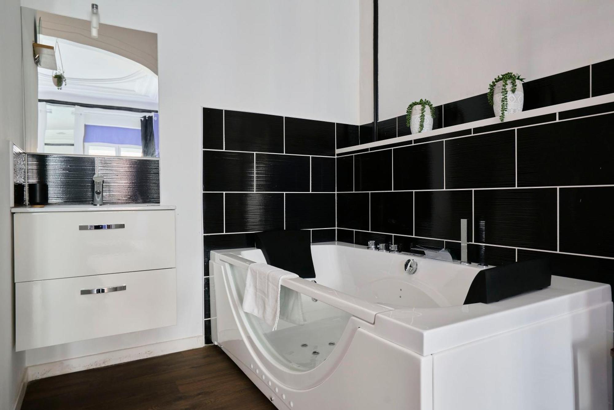 Ng Prestige - Lille L Roubaix Trichon - Balneo - Netflix - Wifi Apartment ภายนอก รูปภาพ