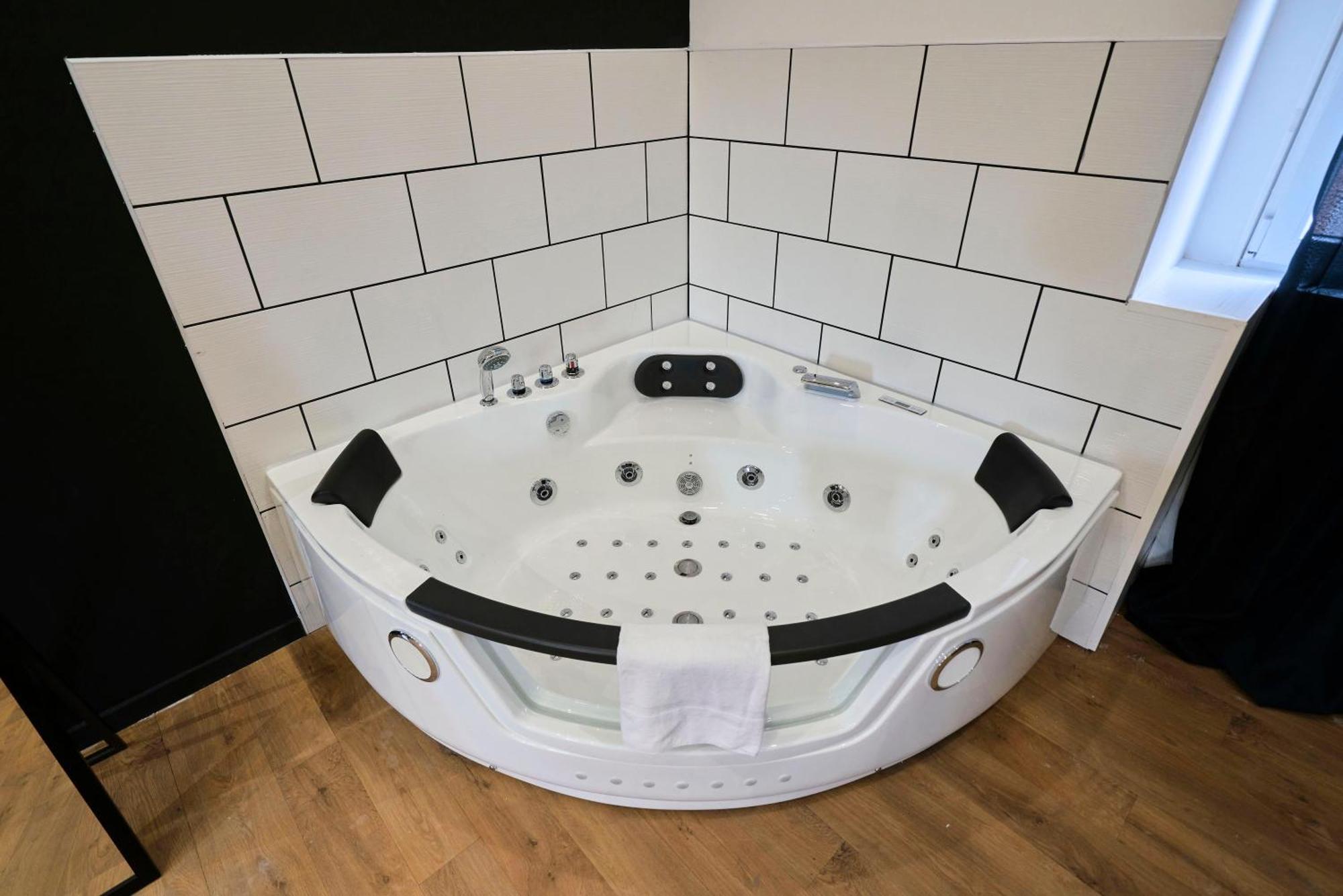 Ng Prestige - Lille L Roubaix Trichon - Balneo - Netflix - Wifi Apartment ภายนอก รูปภาพ
